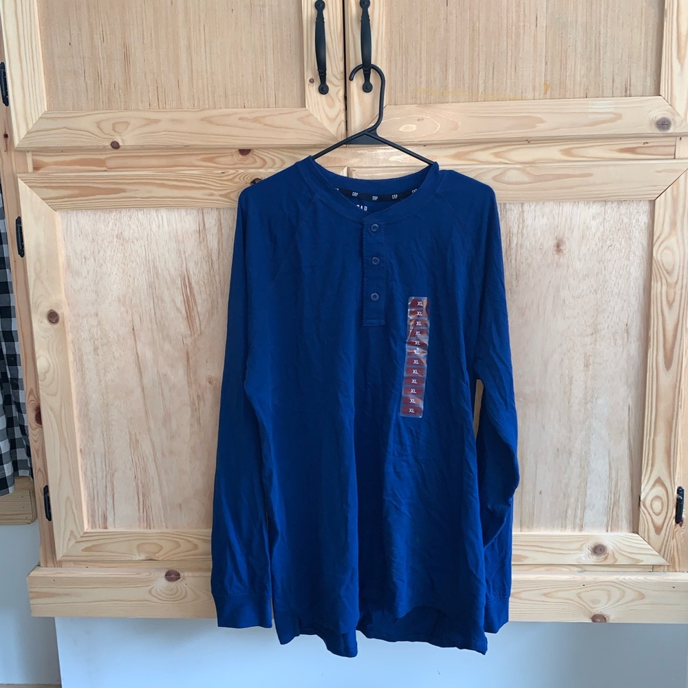 Gap long sleeve blue pop over tee short size XL